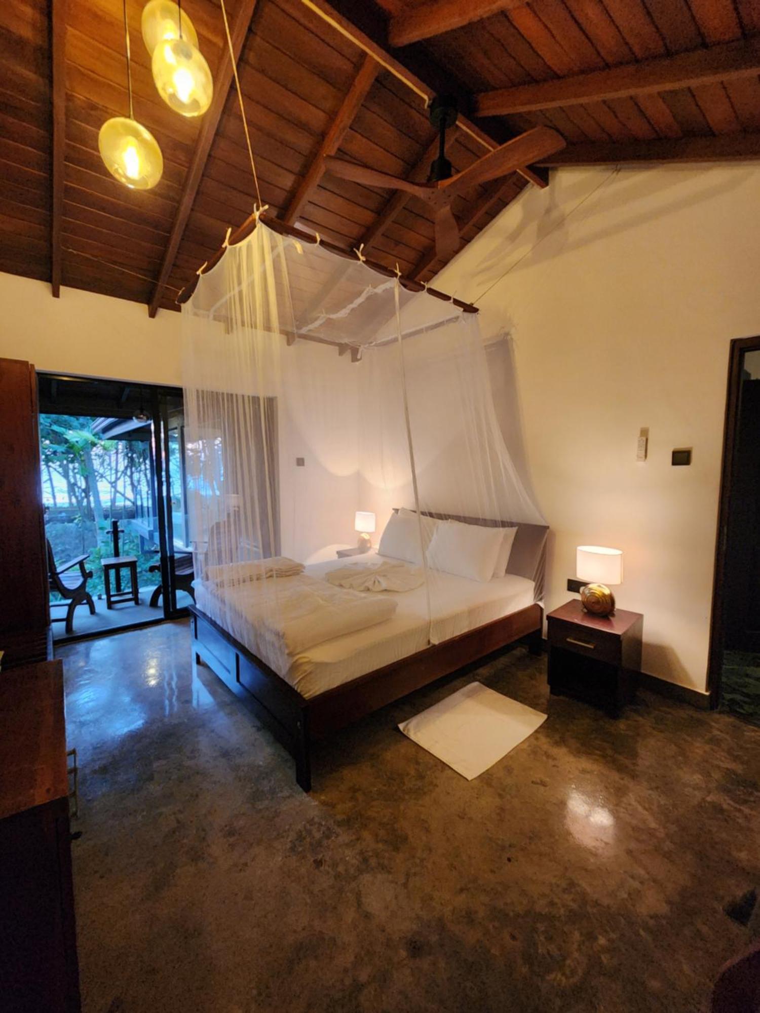 Red Sun Beach Villa Kosgoda Bagian luar foto