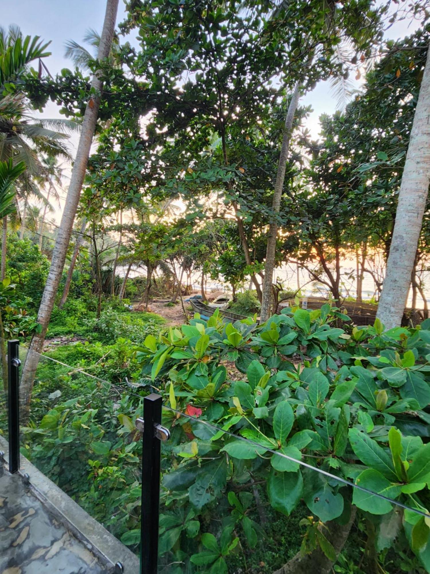 Red Sun Beach Villa Kosgoda Bagian luar foto